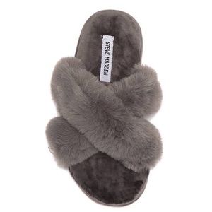 steve madden fluffy slippers